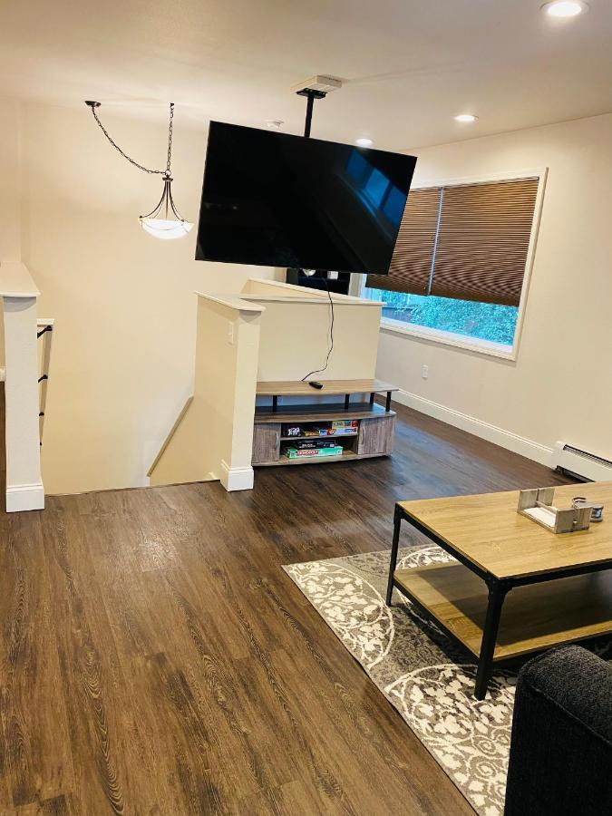 Beautiful 2 Bedroom 1 Bath Apartment With Private Garage Anchorage Exterior foto